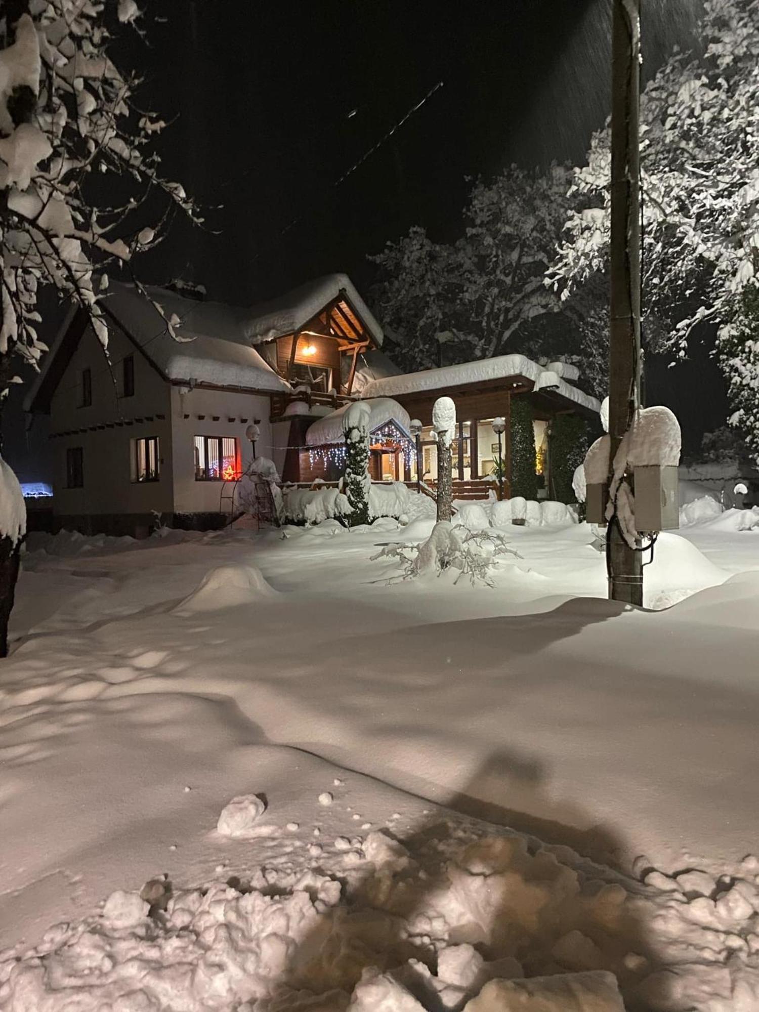 Orehite Guest House ซาโมคอฟ ภายนอก รูปภาพ